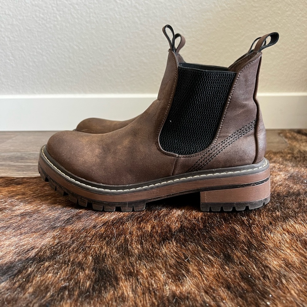 Chelsea boots